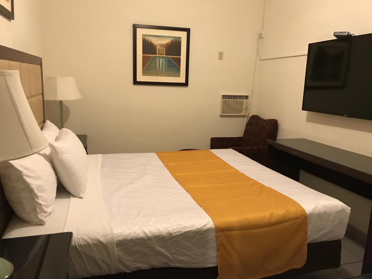 Guillen Jr Hotel Tijuana